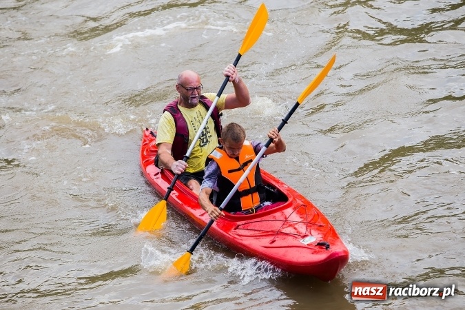 Zdjęcie w galerii na portalu naszraciborz.pl: Zawody w slalomie kajakowym na rzece Odrze wiadomości z regionu