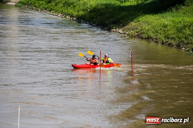 Zdjęcie w galerii na portalu naszraciborz.pl: Zawody w slalomie kajakowym na rzece Odrze wiadomości z regionu