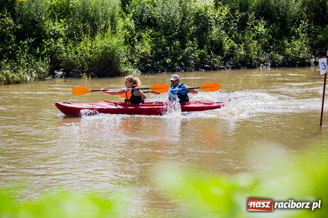 Zdjęcie w galerii na portalu naszraciborz.pl: Zawody w slalomie kajakowym na rzece Odrze wiadomości z regionu