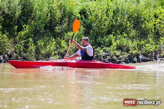 Zdjęcie w galerii na portalu naszraciborz.pl: Zawody w slalomie kajakowym na rzece Odrze wiadomości z regionu