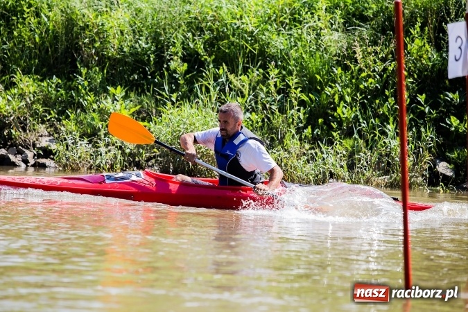 Zdjęcie w galerii na portalu naszraciborz.pl: Zawody w slalomie kajakowym na rzece Odrze wiadomości z regionu