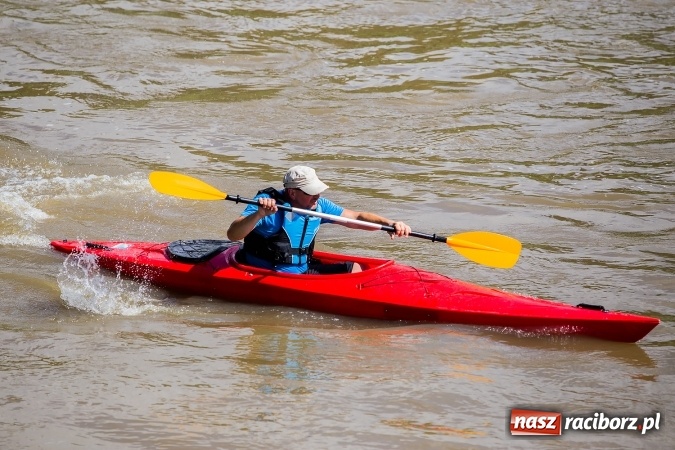 Zdjęcie w galerii na portalu naszraciborz.pl: Zawody w slalomie kajakowym na rzece Odrze wiadomości z regionu