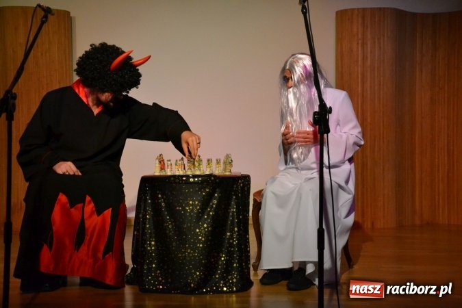 Zdjęcie w galerii na portalu naszraciborz.pl: Diabelski spisek - prapremiera spektaklu na Zamku Piastowskim wiadomości z regionu