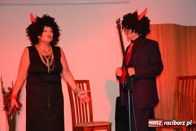 Zdjęcie w galerii na portalu naszraciborz.pl: Diabelski spisek - prapremiera spektaklu na Zamku Piastowskim wiadomości z regionu