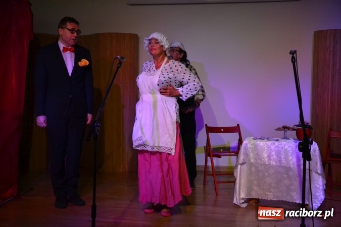 Zdjęcie w galerii na portalu naszraciborz.pl: Diabelski spisek - prapremiera spektaklu na Zamku Piastowskim wiadomości z regionu