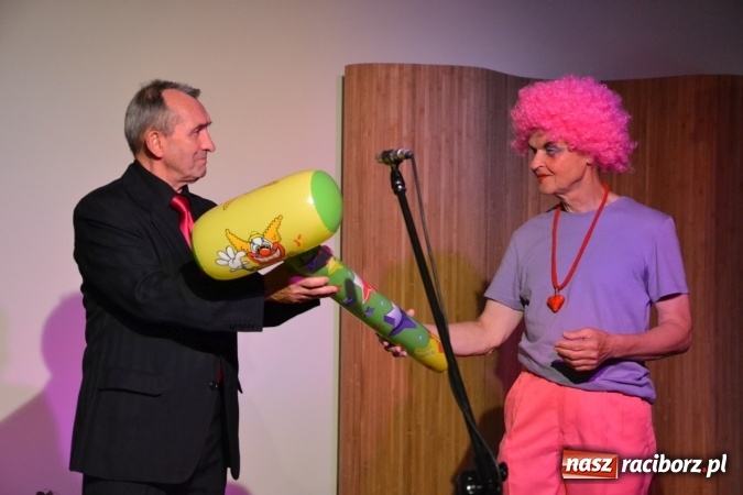 Zdjęcie w galerii na portalu naszraciborz.pl: Diabelski spisek - prapremiera spektaklu na Zamku Piastowskim wiadomości z regionu