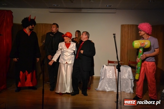 Zdjęcie w galerii na portalu naszraciborz.pl: Diabelski spisek - prapremiera spektaklu na Zamku Piastowskim wiadomości z regionu