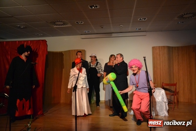 Zdjęcie w galerii na portalu naszraciborz.pl: Diabelski spisek - prapremiera spektaklu na Zamku Piastowskim wiadomości z regionu