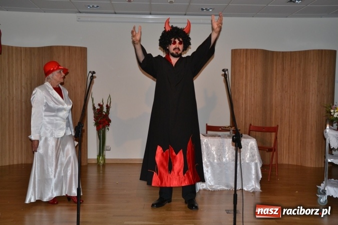 Zdjęcie w galerii na portalu naszraciborz.pl: Diabelski spisek - prapremiera spektaklu na Zamku Piastowskim wiadomości z regionu