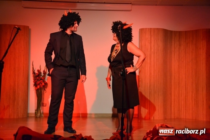 Zdjęcie w galerii na portalu naszraciborz.pl: Diabelski spisek - prapremiera spektaklu na Zamku Piastowskim wiadomości z regionu