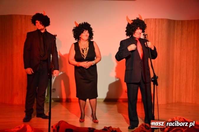 Zdjęcie w galerii na portalu naszraciborz.pl: Diabelski spisek - prapremiera spektaklu na Zamku Piastowskim wiadomości z regionu