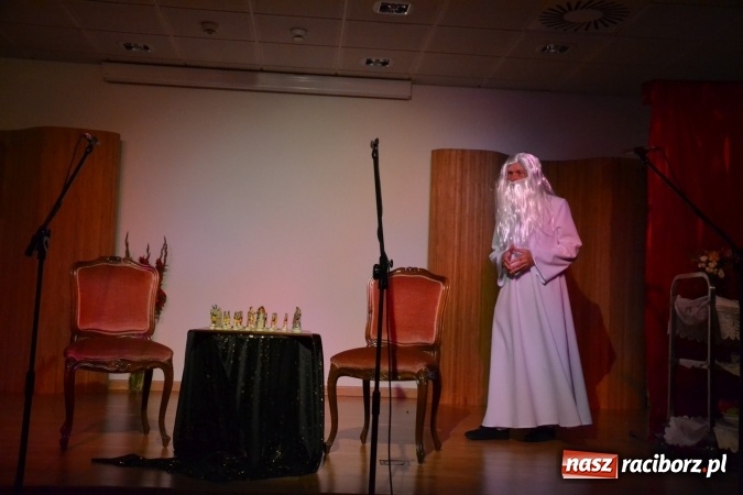 Zdjęcie w galerii na portalu naszraciborz.pl: Diabelski spisek - prapremiera spektaklu na Zamku Piastowskim wiadomości z regionu