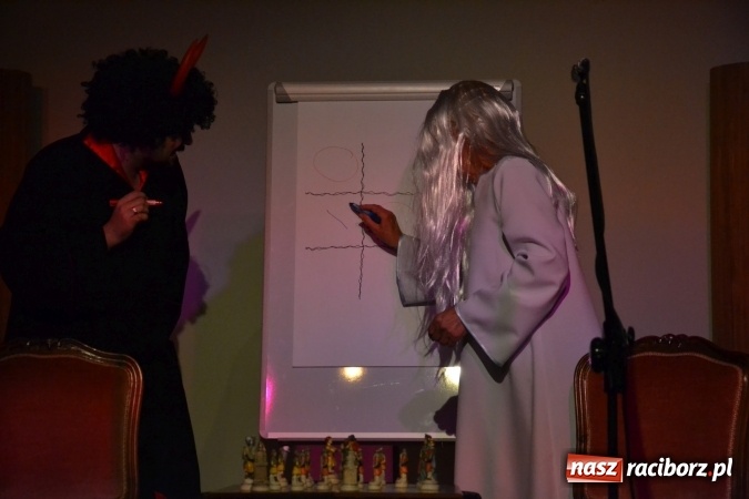 Zdjęcie w galerii na portalu naszraciborz.pl: Diabelski spisek - prapremiera spektaklu na Zamku Piastowskim wiadomości z regionu