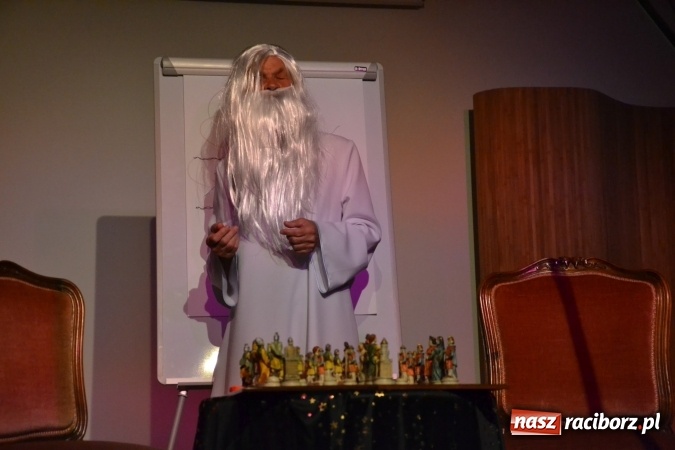 Zdjęcie w galerii na portalu naszraciborz.pl: Diabelski spisek - prapremiera spektaklu na Zamku Piastowskim wiadomości z regionu