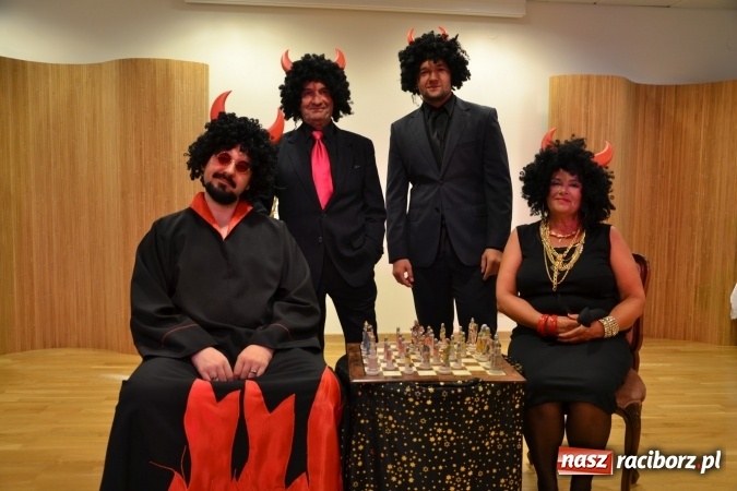 Zdjęcie w galerii na portalu naszraciborz.pl: Diabelski spisek - prapremiera spektaklu na Zamku Piastowskim wiadomości z regionu