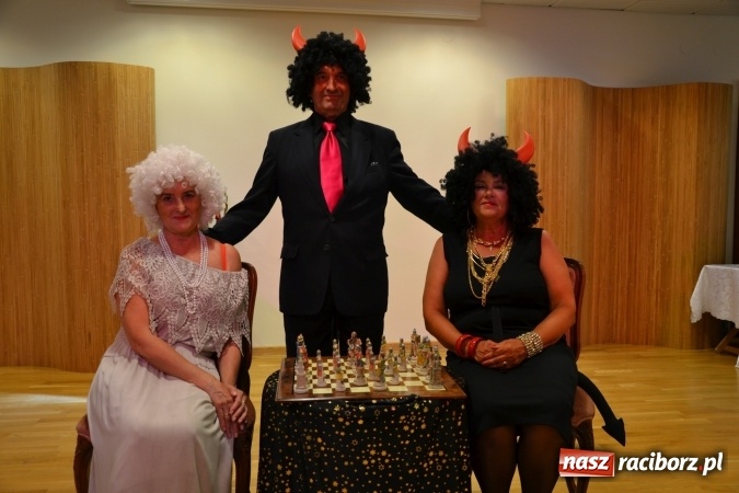 Zdjęcie w galerii na portalu naszraciborz.pl: Diabelski spisek - prapremiera spektaklu na Zamku Piastowskim wiadomości z regionu