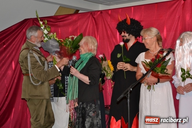 Zdjęcie w galerii na portalu naszraciborz.pl: Diabelski spisek - prapremiera spektaklu na Zamku Piastowskim wiadomości z regionu