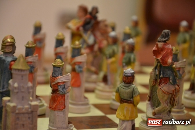 Zdjęcie w galerii na portalu naszraciborz.pl: Diabelski spisek - prapremiera spektaklu na Zamku Piastowskim wiadomości z regionu