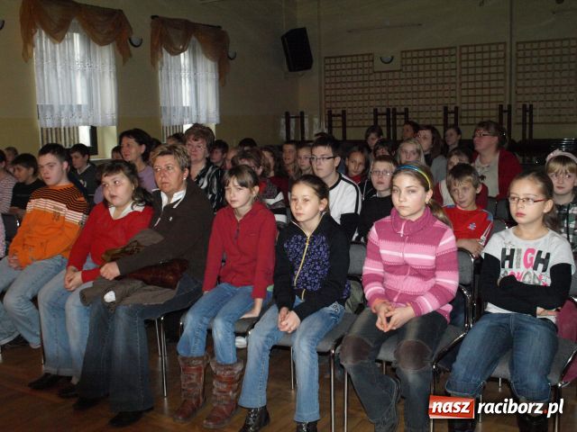 Zdjęcie w galerii na portalu naszraciborz.pl: Dzieci dzieciom wiadomości z regionu