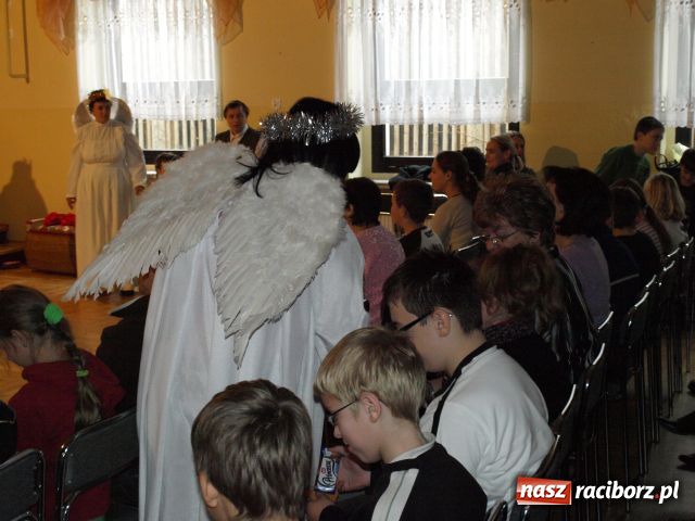 Zdjęcie w galerii na portalu naszraciborz.pl: Dzieci dzieciom wiadomości z regionu