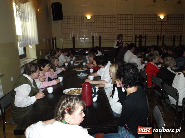 Zdjęcie w galerii na portalu naszraciborz.pl: Dzieci dzieciom wiadomości z regionu