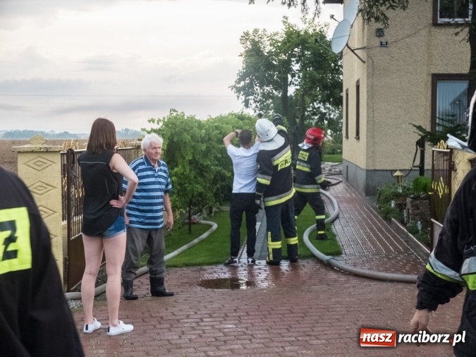 Zdjęcie w galerii na portalu naszraciborz.pl: Pożar domu jednorodzinnego w Krowiarkach wiadomości z regionu