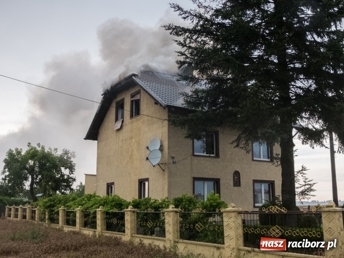 Zdjęcie w galerii na portalu naszraciborz.pl: Pożar domu jednorodzinnego w Krowiarkach wiadomości z regionu