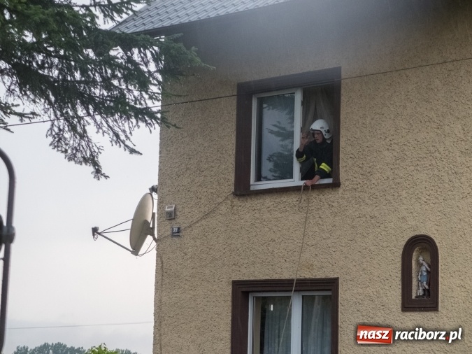 Zdjęcie w galerii na portalu naszraciborz.pl: Pożar domu jednorodzinnego w Krowiarkach wiadomości z regionu