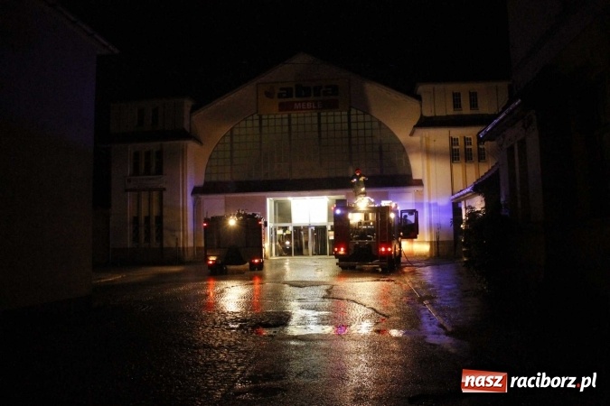 Zdjęcie w galerii na portalu naszraciborz.pl: Pożar pustostanu na terenie starego Despolu wiadomości z regionu