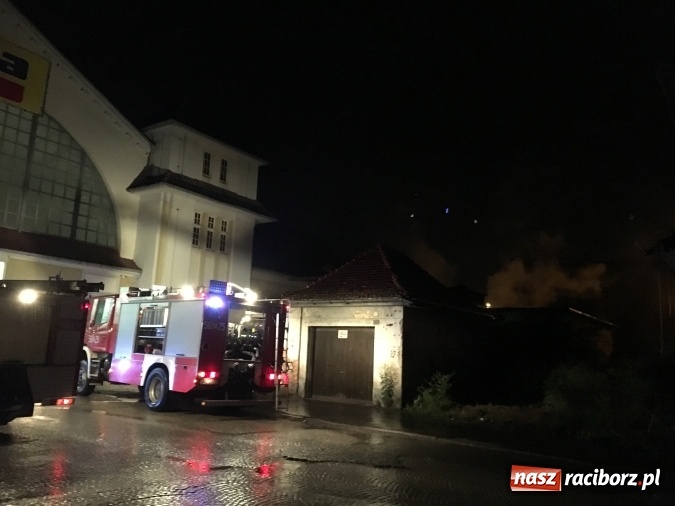 Zdjęcie w galerii na portalu naszraciborz.pl: Pożar pustostanu na terenie starego Despolu wiadomości z regionu