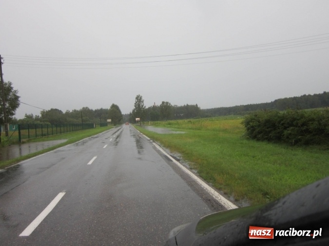 Zdjęcie w galerii na portalu naszraciborz.pl: Podtopione domy i budynki użyteczności publicznej, w tym szkoła. Rudy po nawałnicy wiadomości z regionu