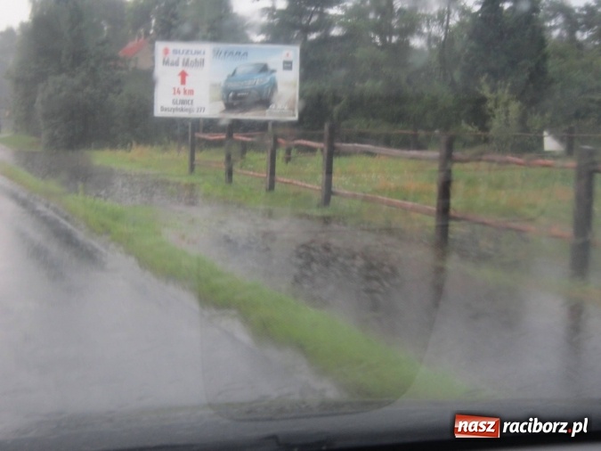 Zdjęcie w galerii na portalu naszraciborz.pl: Podtopione domy i budynki użyteczności publicznej, w tym szkoła. Rudy po nawałnicy wiadomości z regionu