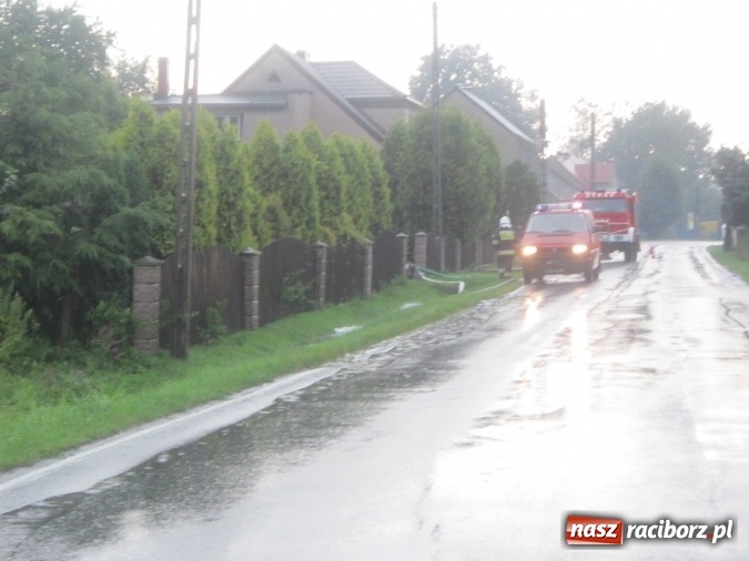 Zdjęcie w galerii na portalu naszraciborz.pl: Podtopione domy i budynki użyteczności publicznej, w tym szkoła. Rudy po nawałnicy wiadomości z regionu