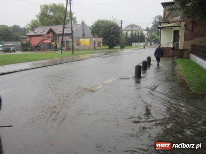 Zdjęcie w galerii na portalu naszraciborz.pl: Podtopione domy i budynki użyteczności publicznej, w tym szkoła. Rudy po nawałnicy wiadomości z regionu