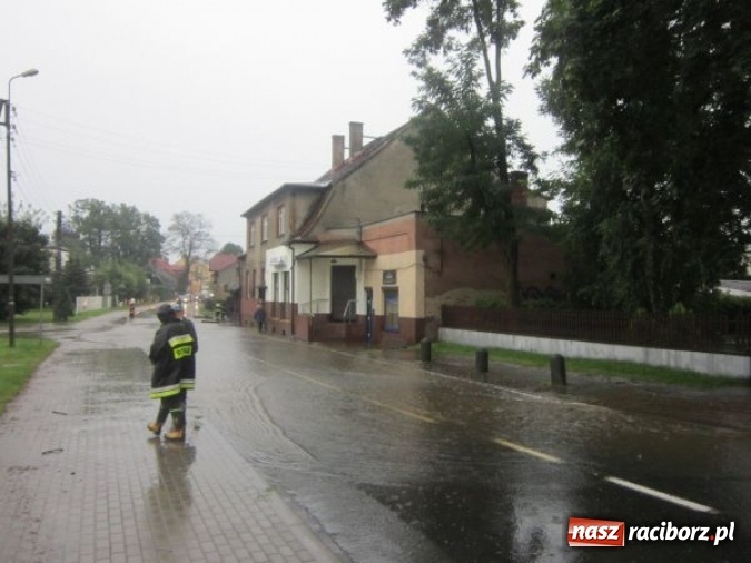 Zdjęcie w galerii na portalu naszraciborz.pl: Podtopione domy i budynki użyteczności publicznej, w tym szkoła. Rudy po nawałnicy wiadomości z regionu