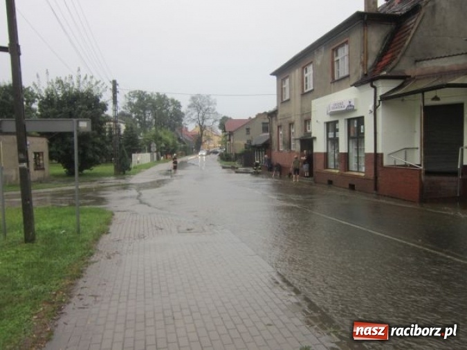 Zdjęcie w galerii na portalu naszraciborz.pl: Podtopione domy i budynki użyteczności publicznej, w tym szkoła. Rudy po nawałnicy wiadomości z regionu