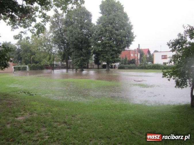 Zdjęcie w galerii na portalu naszraciborz.pl: Podtopione domy i budynki użyteczności publicznej, w tym szkoła. Rudy po nawałnicy wiadomości z regionu