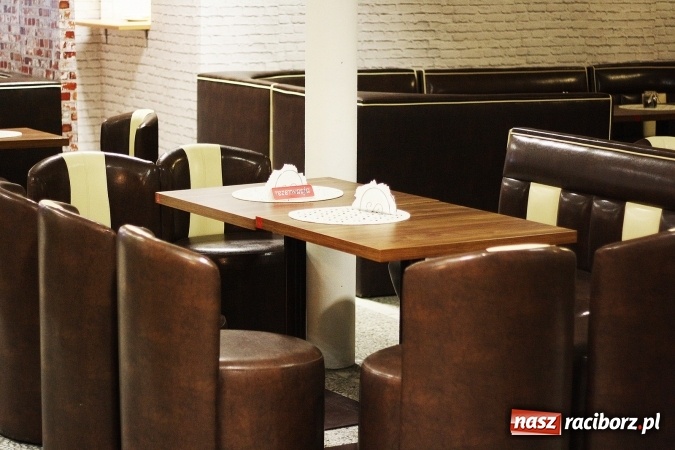 Zdjęcie w galerii na portalu naszraciborz.pl: Chcesz miło spędzić czas? Restauracja i nowy klub bowlingowy zaprasza wiadomości z regionu