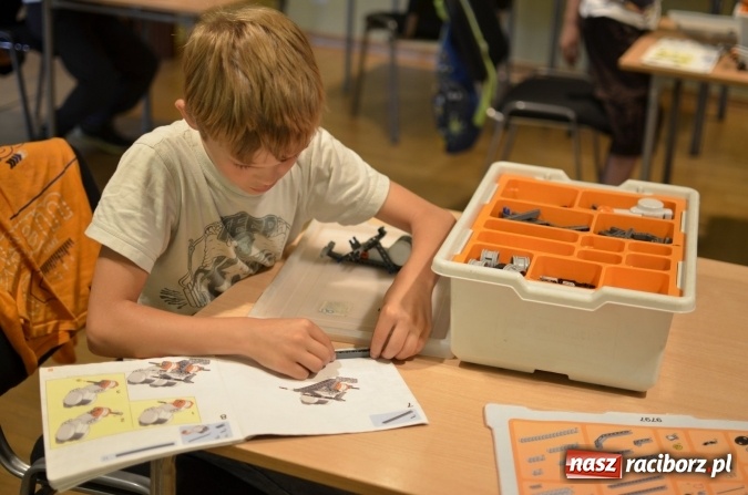 Zdjęcie w galerii na portalu naszraciborz.pl: Wakacyjne warsztaty LEGO w RCK  wiadomości z regionu