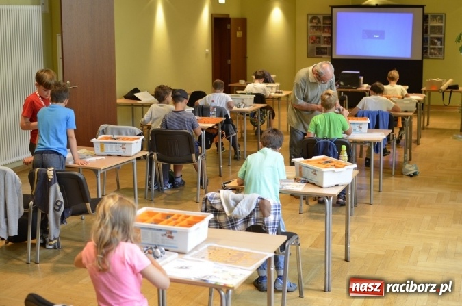 Zdjęcie w galerii na portalu naszraciborz.pl: Wakacyjne warsztaty LEGO w RCK  wiadomości z regionu