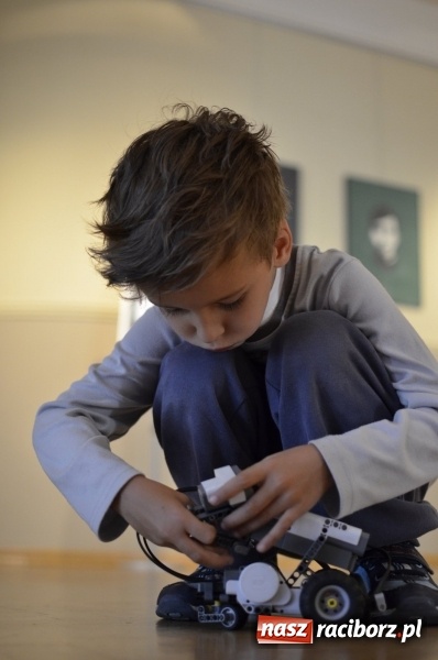 Zdjęcie w galerii na portalu naszraciborz.pl: Wakacyjne warsztaty LEGO w RCK  wiadomości z regionu