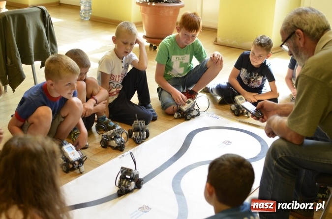 Zdjęcie w galerii na portalu naszraciborz.pl: Wakacyjne warsztaty LEGO w RCK  wiadomości z regionu