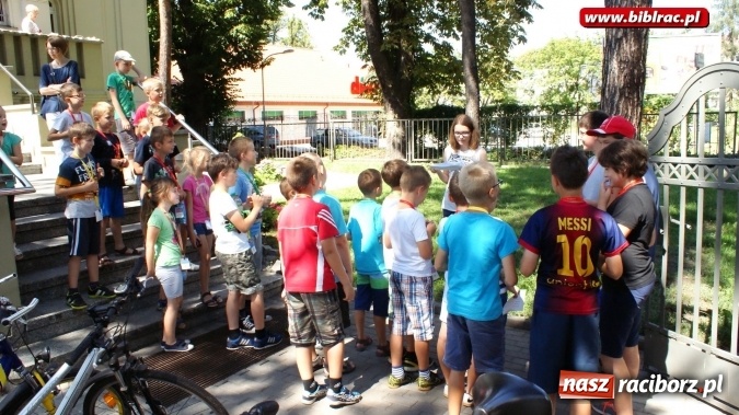 Zdjęcie w galerii na portalu naszraciborz.pl: W raciborskiej bibliotece dzieci poznały autorów Koziołka Matołka wiadomości z regionu