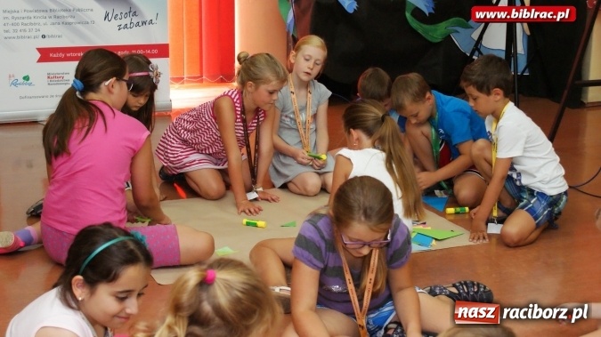 Zdjęcie w galerii na portalu naszraciborz.pl: W raciborskiej bibliotece dzieci poznały autorów Koziołka Matołka wiadomości z regionu