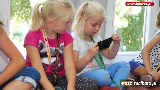 Zdjęcie w galerii na portalu naszraciborz.pl: W raciborskiej bibliotece dzieci poznały autorów Koziołka Matołka wiadomości z regionu