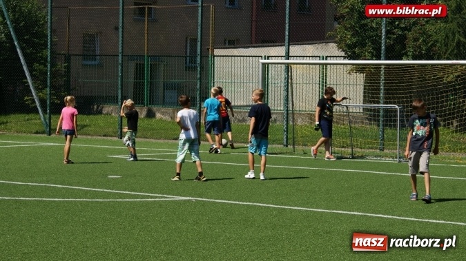 Zdjęcie w galerii na portalu naszraciborz.pl: W raciborskiej bibliotece dzieci poznały autorów Koziołka Matołka wiadomości z regionu