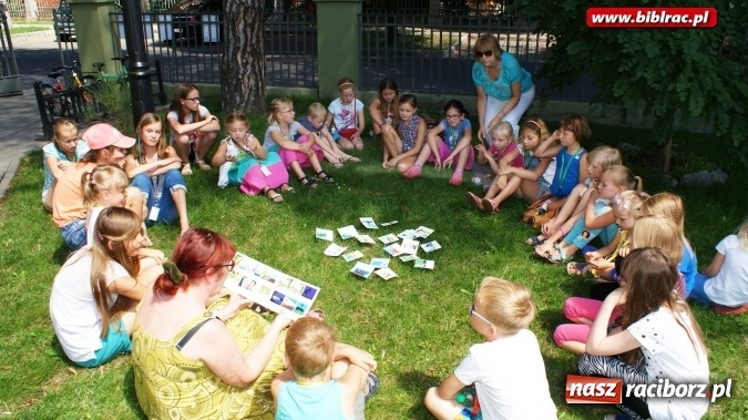 Zdjęcie w galerii na portalu naszraciborz.pl: W raciborskiej bibliotece dzieci poznały autorów Koziołka Matołka wiadomości z regionu
