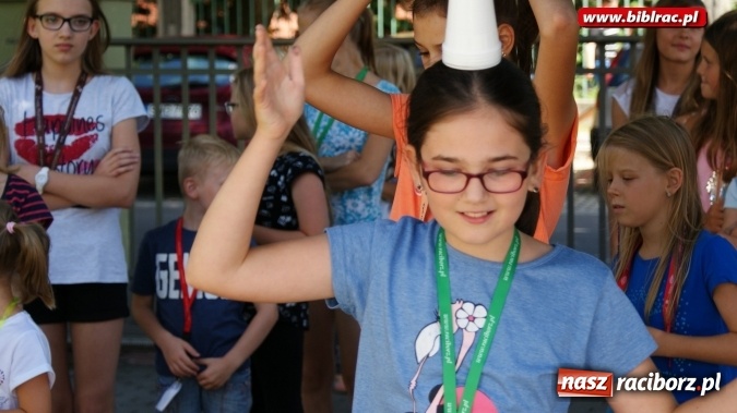 Zdjęcie w galerii na portalu naszraciborz.pl: W raciborskiej bibliotece dzieci poznały autorów Koziołka Matołka wiadomości z regionu
