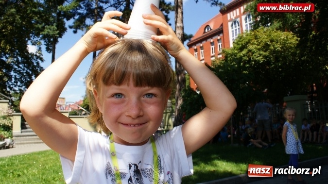 Zdjęcie w galerii na portalu naszraciborz.pl: W raciborskiej bibliotece dzieci poznały autorów Koziołka Matołka wiadomości z regionu