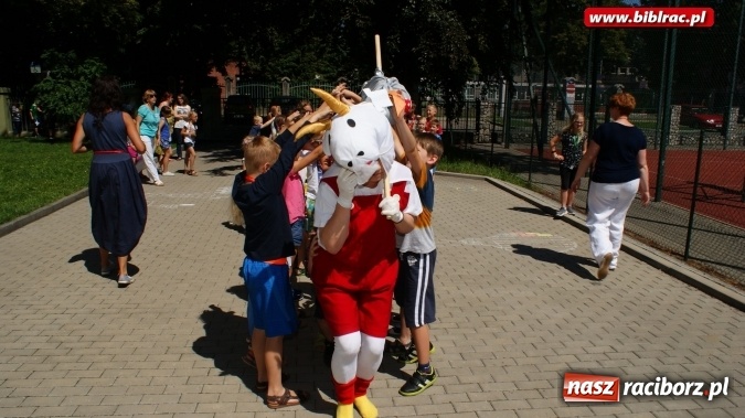 Zdjęcie w galerii na portalu naszraciborz.pl: W raciborskiej bibliotece dzieci poznały autorów Koziołka Matołka wiadomości z regionu